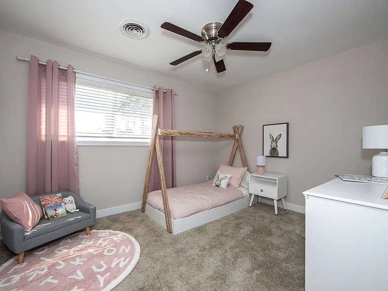 Crystal Lakes Apartments — Photo 13