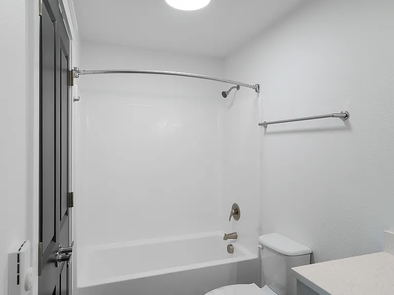 Riddell Rd Apartments — Photo 44