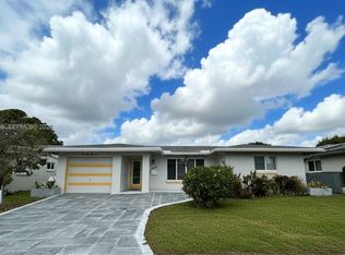 Mainlands Of Tamarac Lake, Tamarac, FL 33319