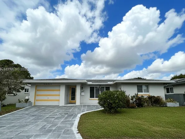 4945 NW 55th Ct, Tamarac, FL 33319