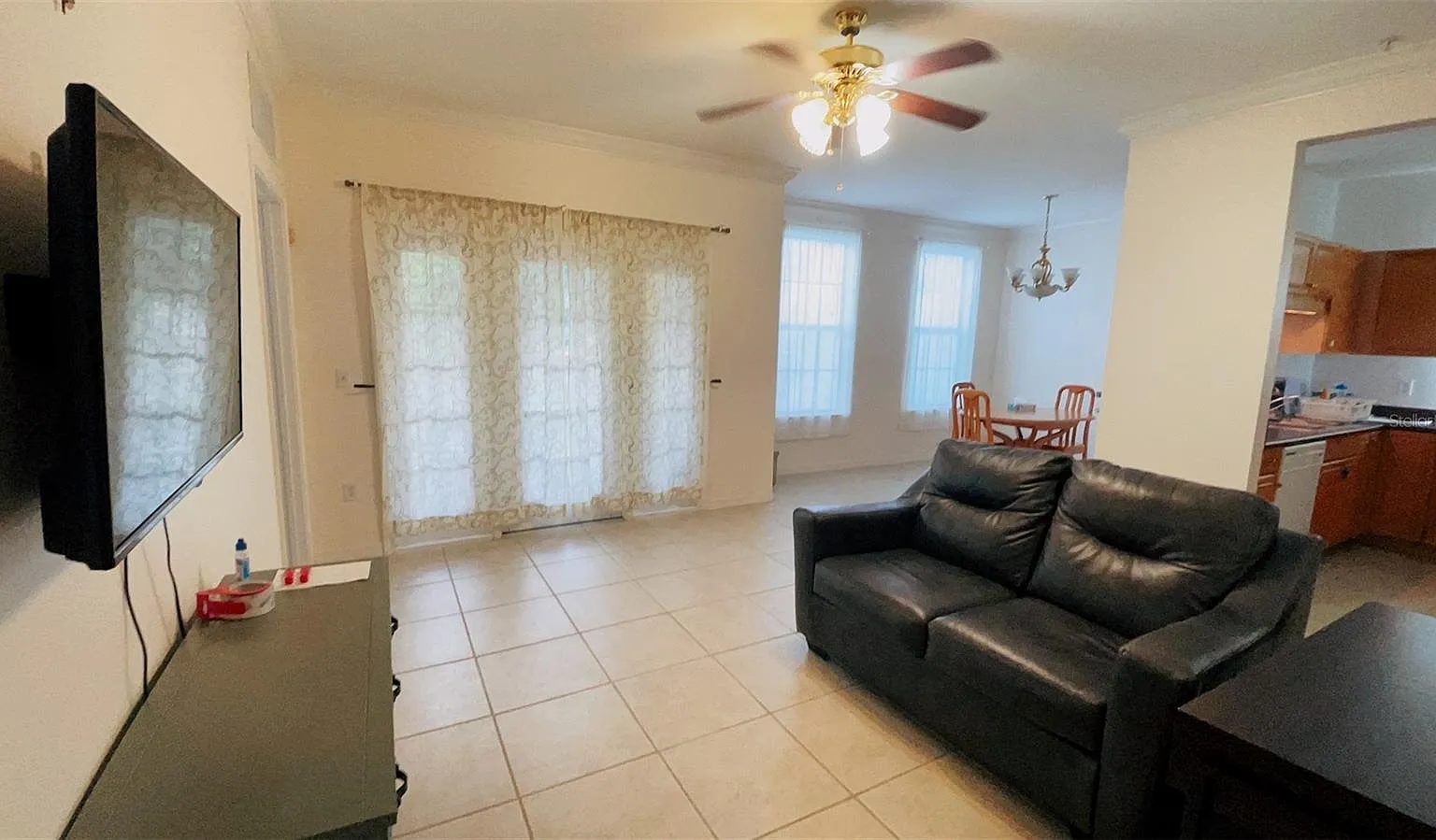 2 bed, 1192 sqft, $1,650 — Photo 4