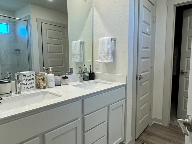 10921 Tildon Ave — Photo 7