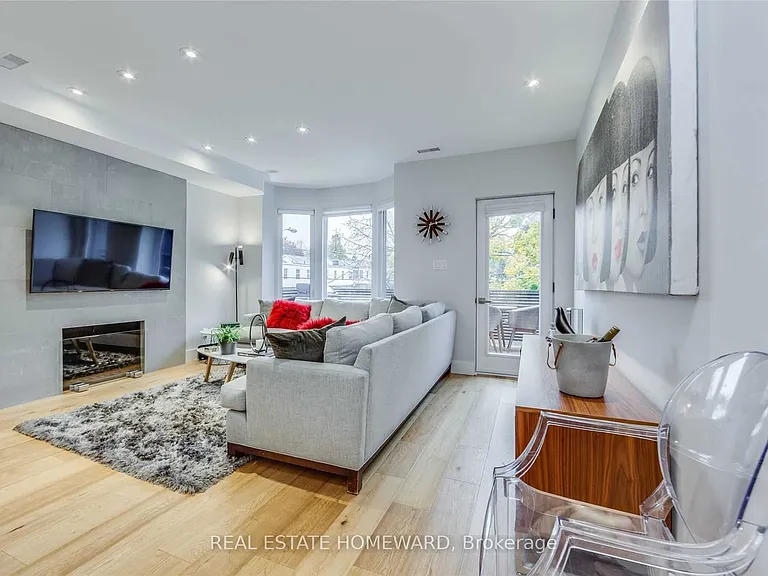 185 Strathmore Blvd #UPPER — Photo 6