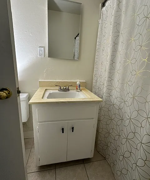 13101 Oxnard St #11 — Photo 7