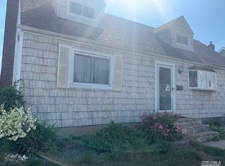 1002 N Erie Ave, Lindenhurst, NY 11757