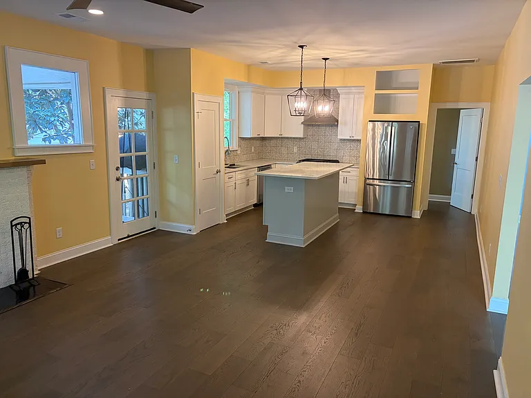1009 King St — Photo 5