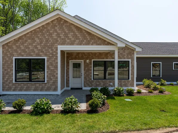 The York #20 Plan, The Cove at Highland Lake