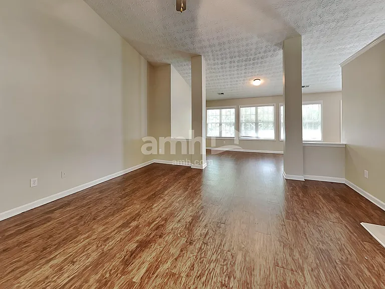 2166 Blueberry Ln — Photo 8