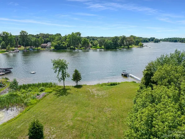 0 Round Lake Hwy, Manitou Beach, MI 49253