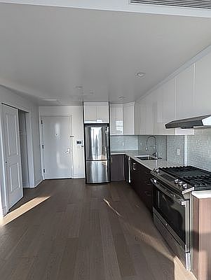1st image of 50-11 Queens Blvd #306