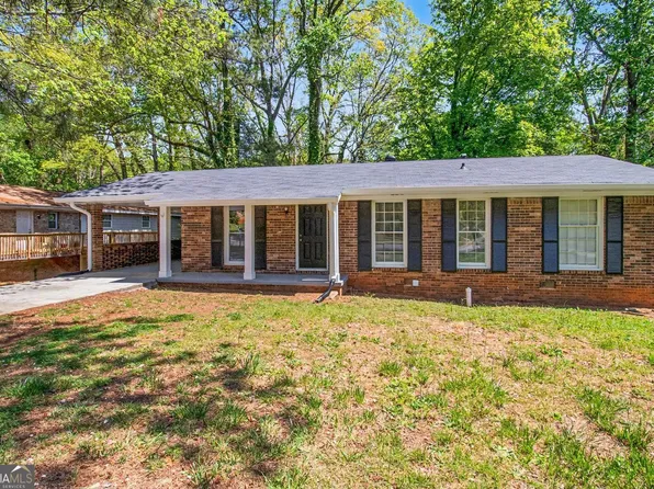 835 Pine Roc Dr, Stone Mountain, GA 30083