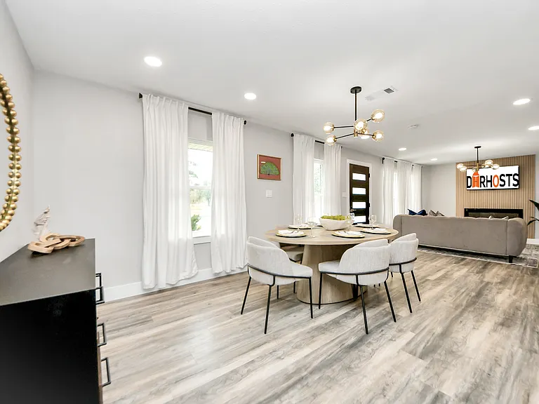 Woodcrest Dr — Photo 5