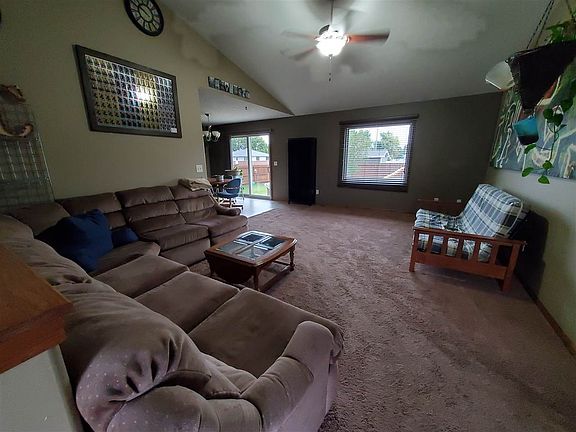 4th image of 1001 2nd St
