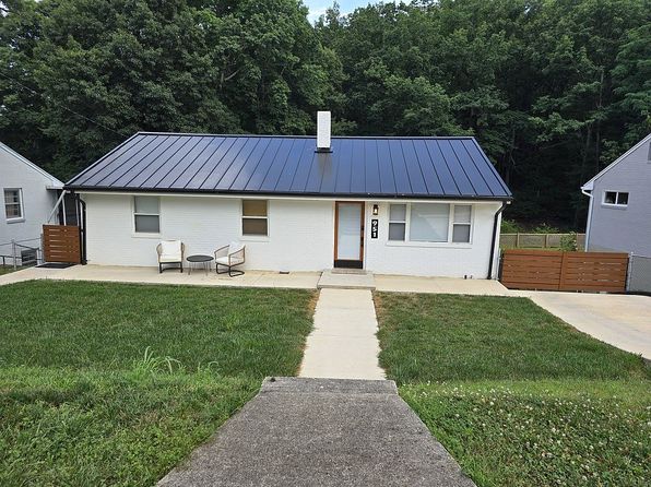 951 Hartsook Blvd SE