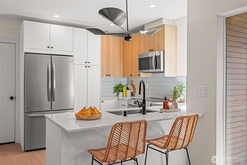 5th image of 3024 NE 95th Street