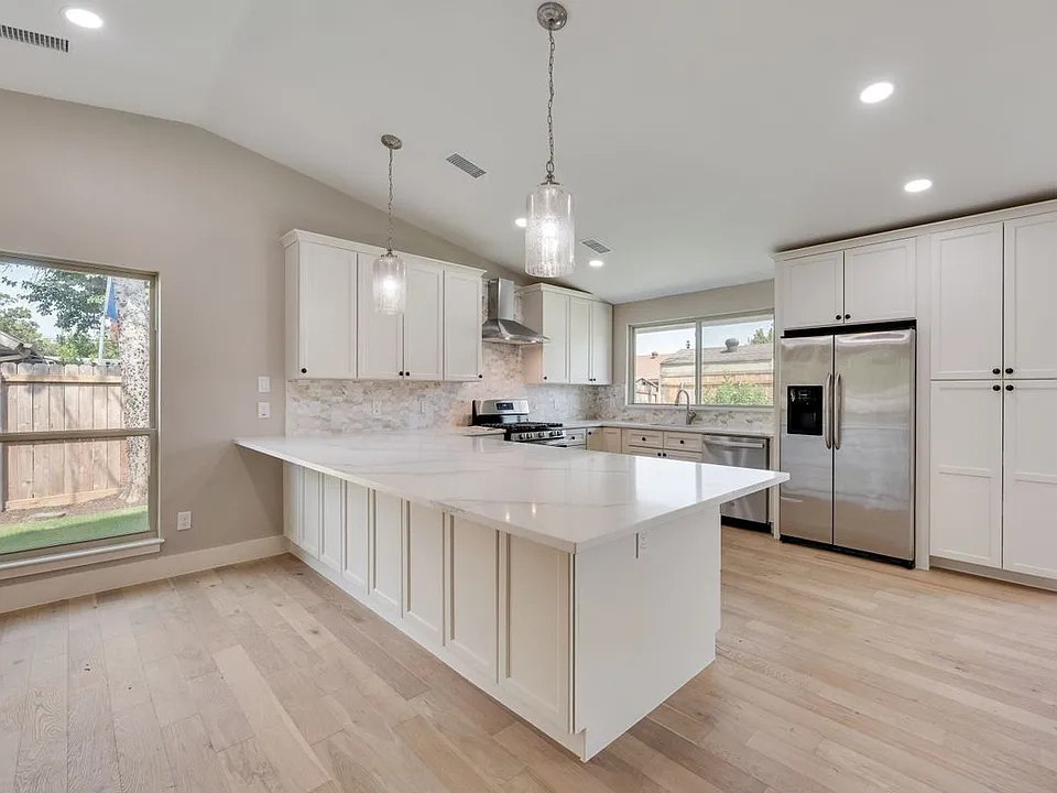 1101 Hadrian Ct
