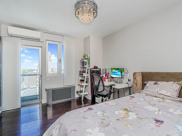 1702 Avenue Z image 35 of 40