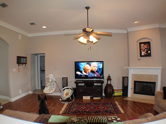 3rd image of 240 Melissa Ln
