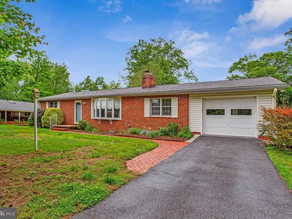 6721 Pine Dr, Columbia, MD 21046