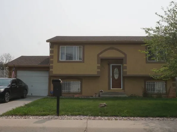 156 19th Avenue Ct, Greeley, CO 80631
