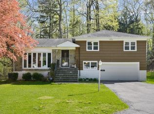 42 Dalewood Dr, Hartsdale, NY 10530