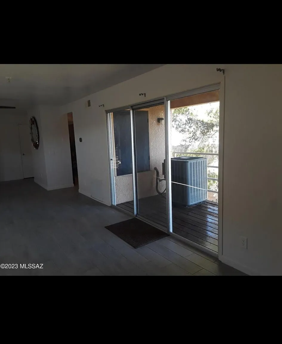 2 bed, 948 sqft, $1,450 — Photo 1
