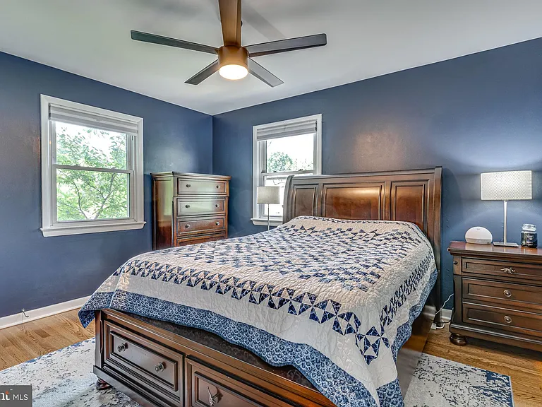 3 Groves Ave — Photo 22