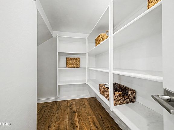 5th image of 21167 W MINNEZONA Avenue