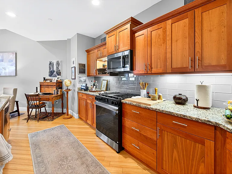 325 S Salina St #2 — Photo 24