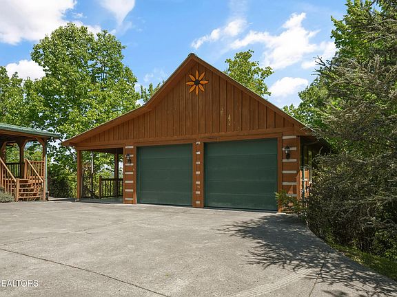 3rd image of 3694 Marian Lake Way