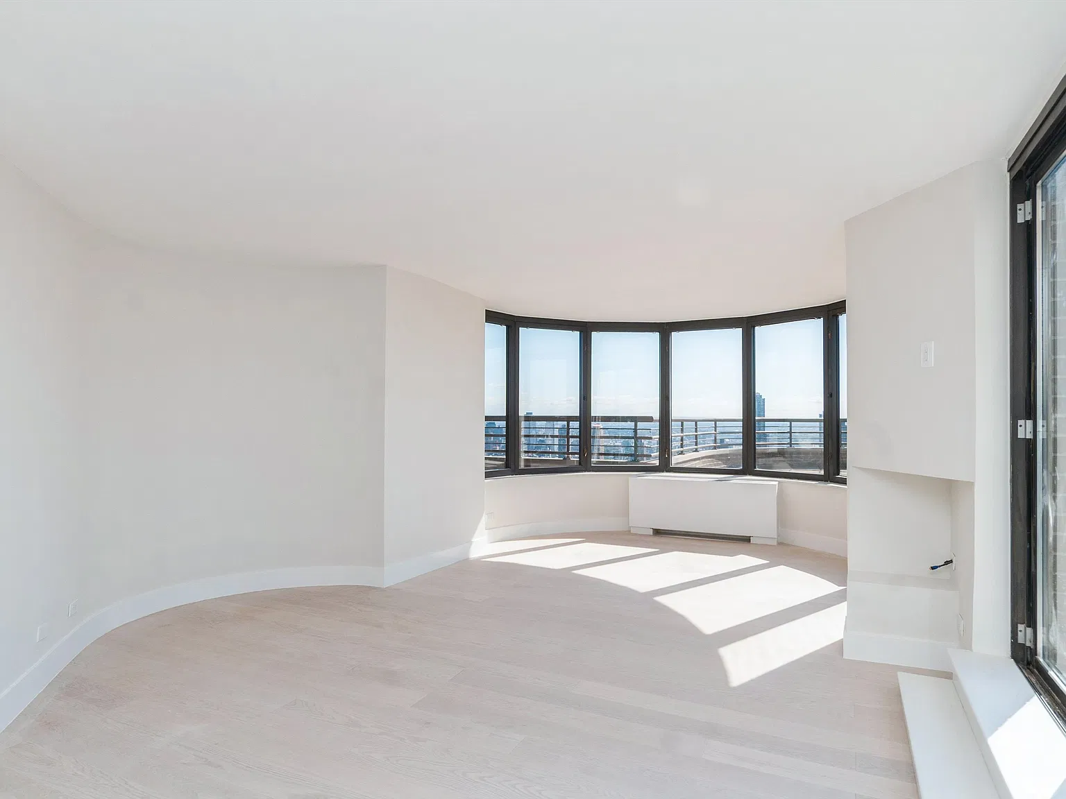 330 East 38th Street — Photo 2