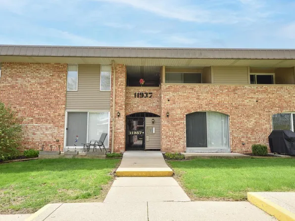 11937 W Appleton AVENUE #13, Milwaukee, WI 53224