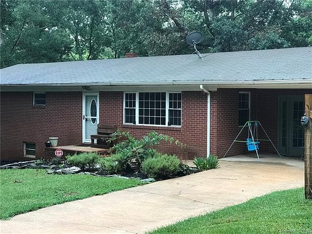 1st image of 422 Burleson St