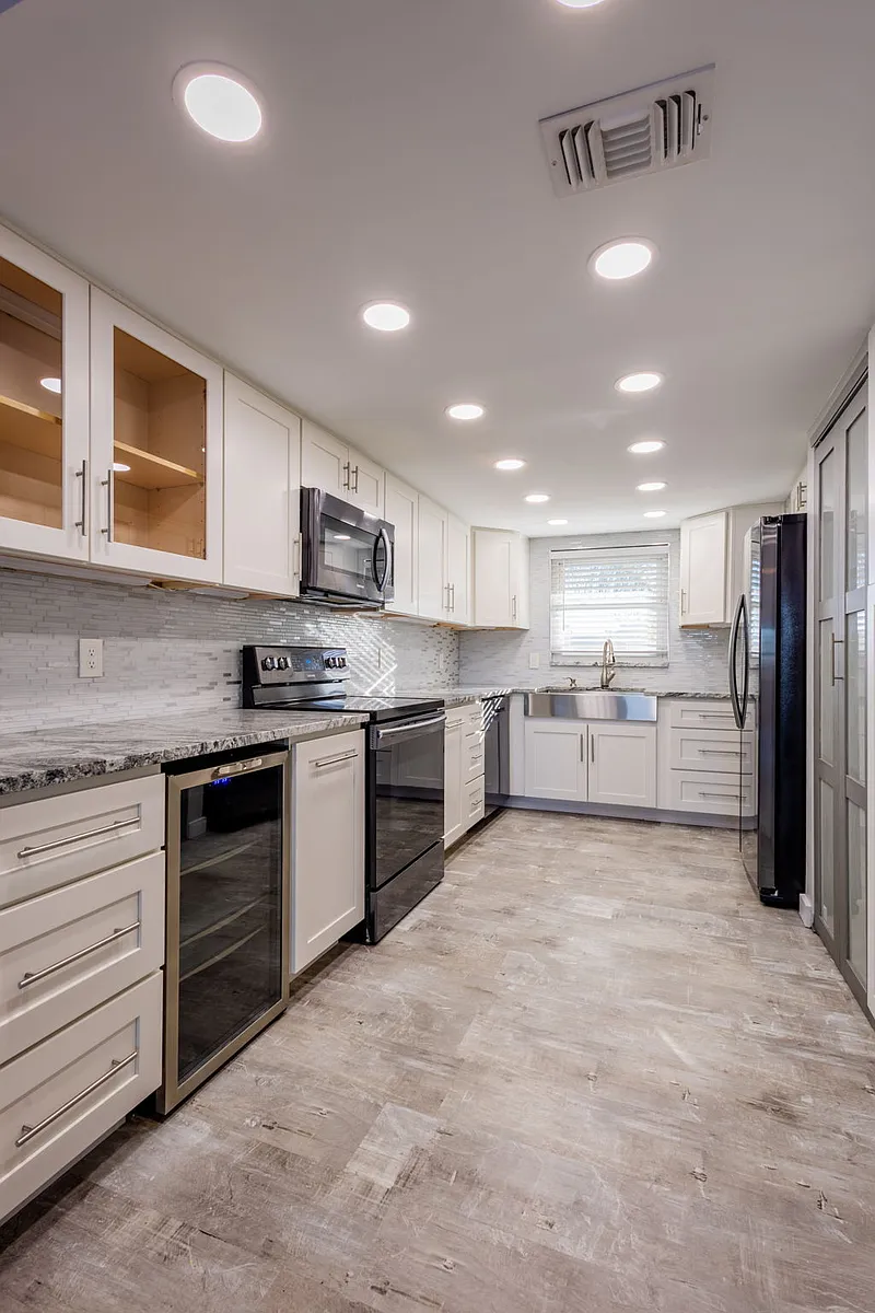 Building Photo - 12300 Park Blvd #214