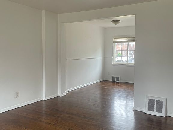 5th image of 23109 Edsel Ford Ct