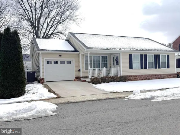 318 N 3rd St, Mc Connellsburg, PA 17233