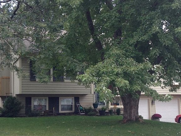 5th image of 308 SE Onyx Dr