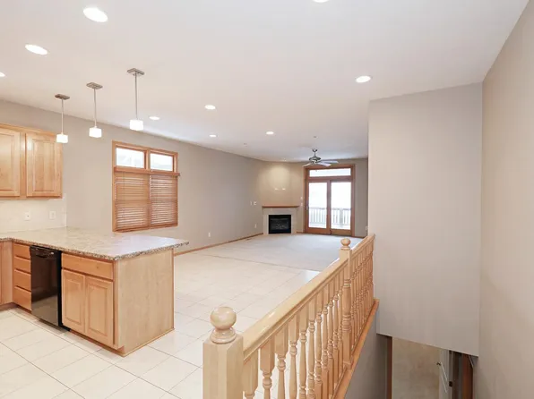 8221 Pine Lake Rd, Lincoln, NE 68516