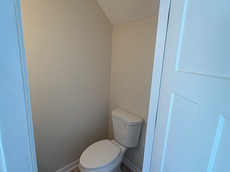 1476 Highway 126 #B8 — Photo 3