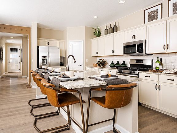 3rd image of 39710 Congress Ln