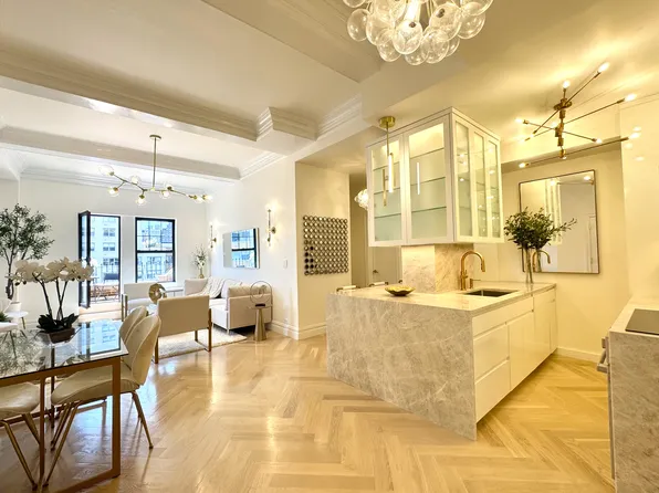 23 West 73rd Street image 2 of 13