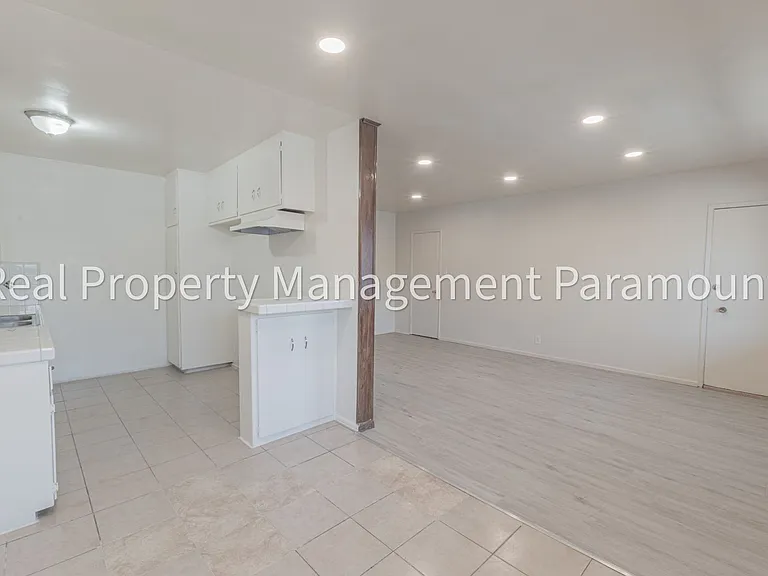 3910 Stevely Ave — Photo 4