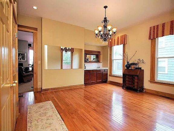 3rd image of 40 Ferndale Ave