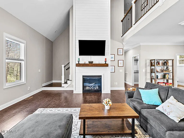 182 Lakeview Dr — Photo 18