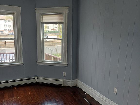3rd image of 185 N Oraton Pkwy APT 1