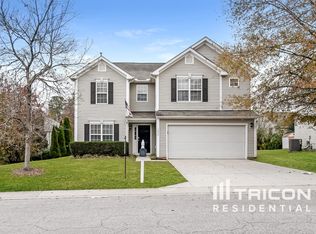 1032 Penncross Dr, Raleigh, NC 27610