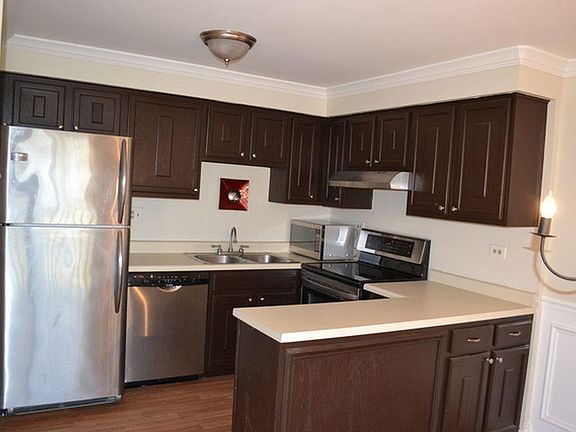 3rd image of 4432 Arbor Cir #D