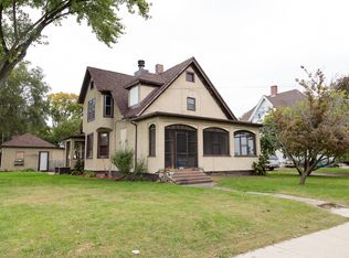 1927 State St, Peru, IL 61354