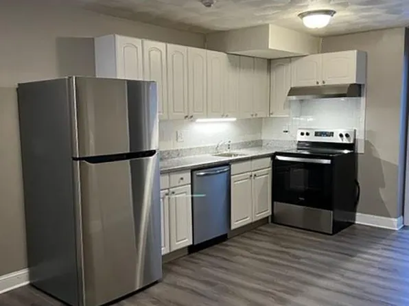 1190 Charles St APT 14, North Providence, RI 02904