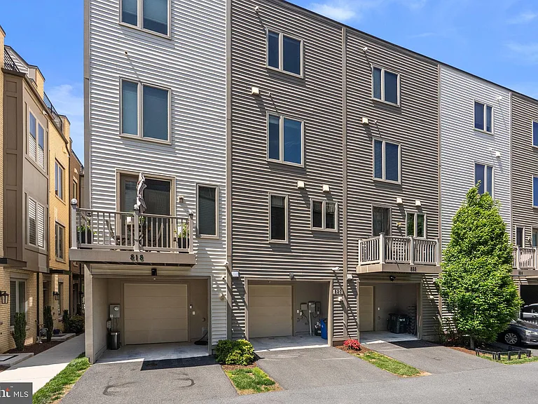 820 Thompson Cres #26 — Photo 37